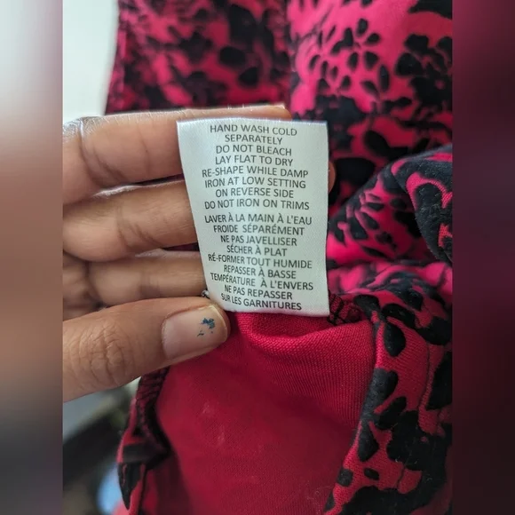 Sloane & Sadie red and black velvet work with lace up neckline sleeveless top - Picture 5 of 8